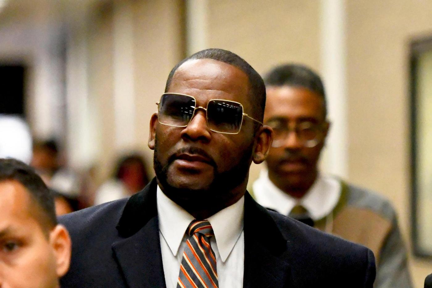 r.-kelly-convicted-of-child-porn,-enticing-girls-for-sex