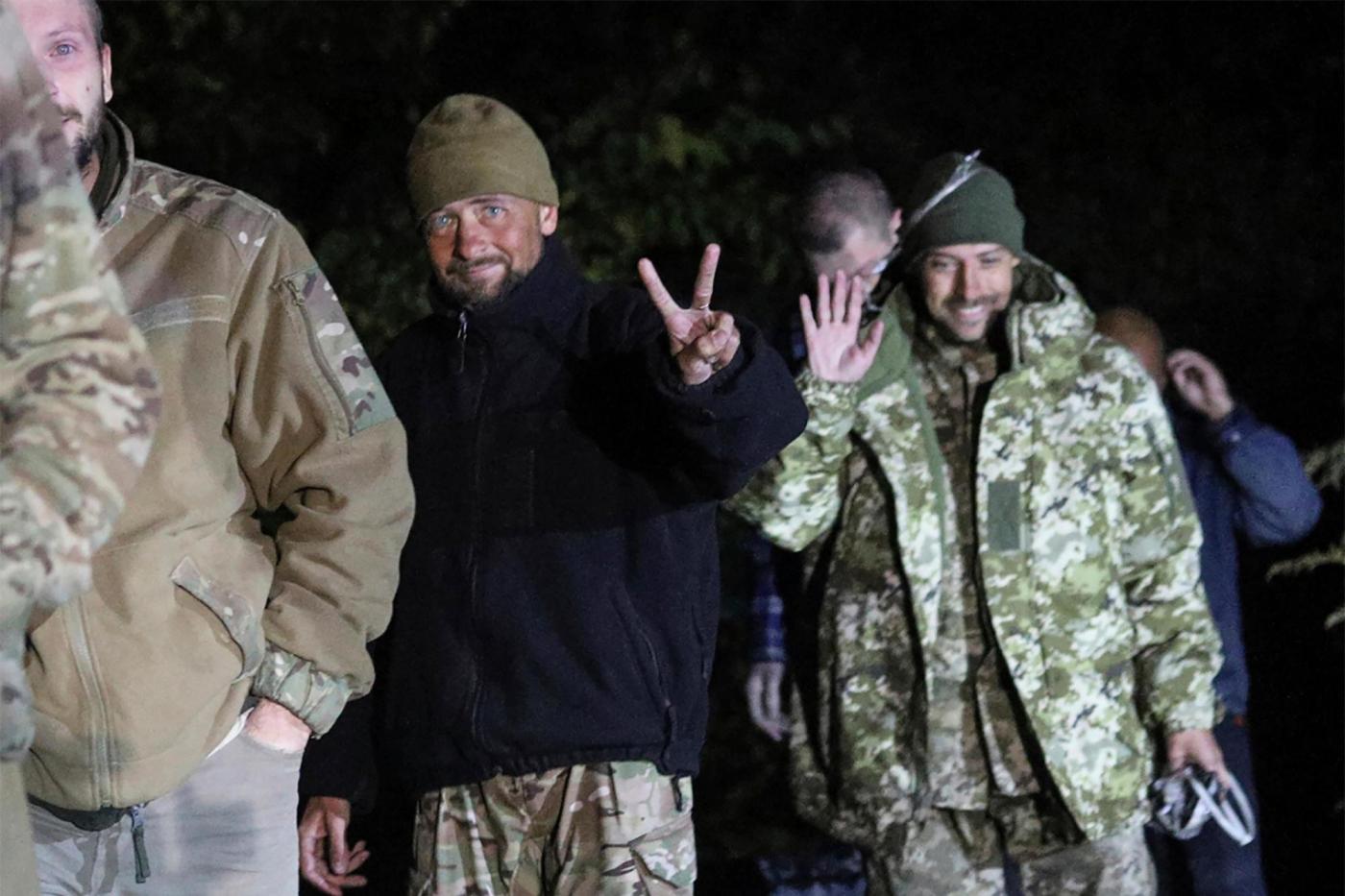 tears-and-hugs-for-russians-called-up-to-fight-in-ukraine