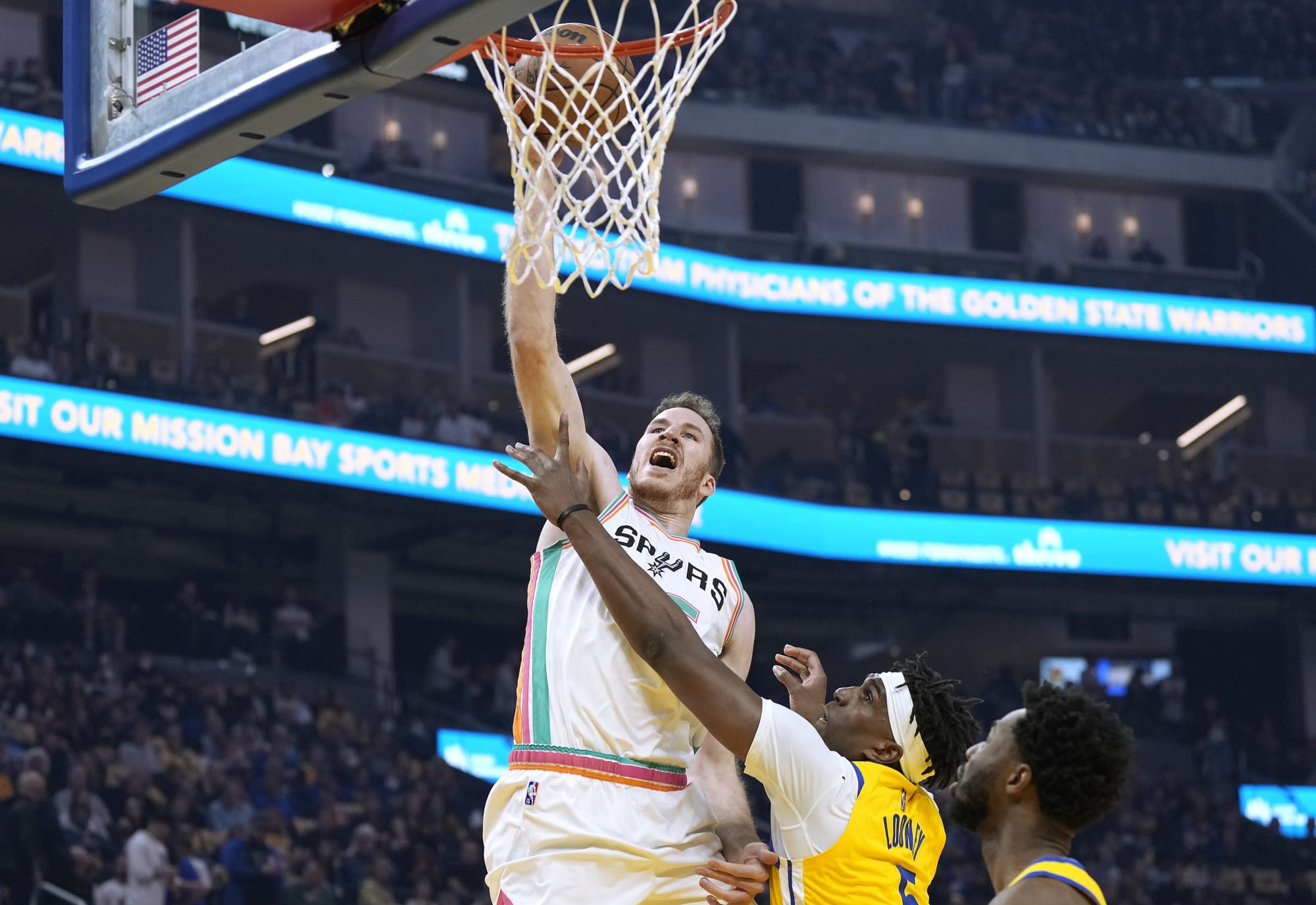 nba-trades:-jakob-poeltl-would-bolster-the-golden-state-warriors
