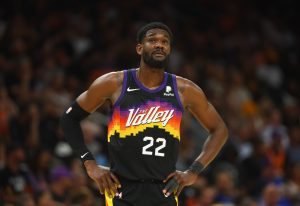 deandre-ayton-doesn’t-seem-enthusiastic-to-be-in-phoenix:-what-does-it-mean?