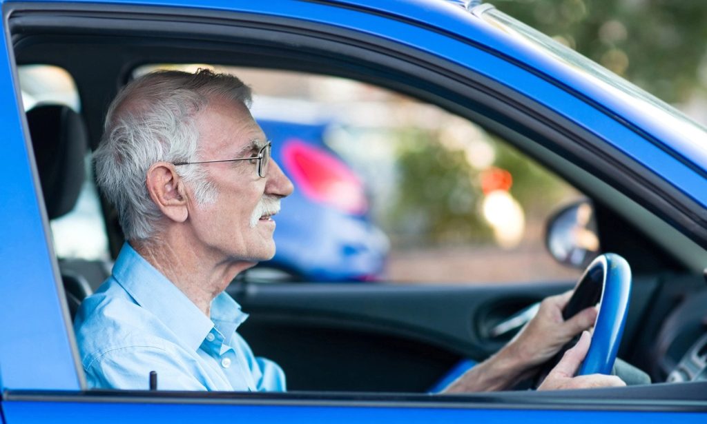 elderly-man-never-rode-in-his-old-car-one-day-his-neighbors-follow-him-and-discover-the-harsh-truth