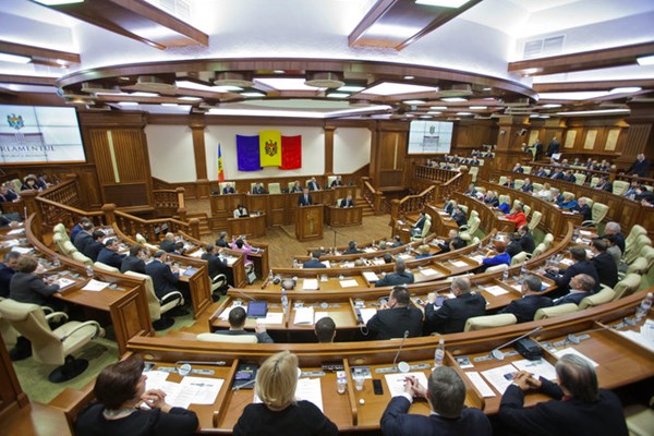 russian-invasion-of-ukraine-is-condemned-by-the-moldovan-parliament